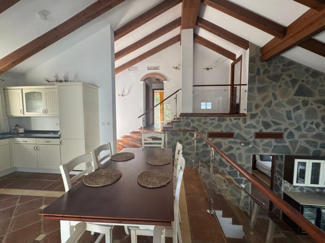 Villa avec 3 Chambres  à Istán