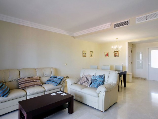 3 Bedrooms Apartment in Benahavís