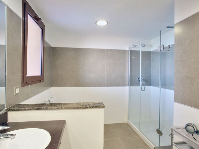 3 Bedrooms Apartment in Benahavís