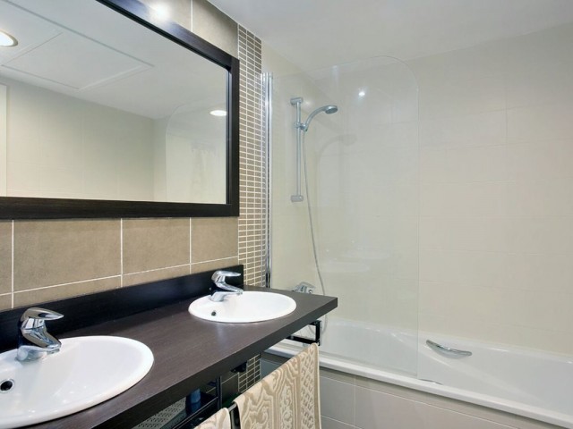 3 Bedrooms Apartment in Benahavís
