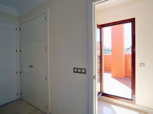 3 Bedrooms Apartment in Benahavís