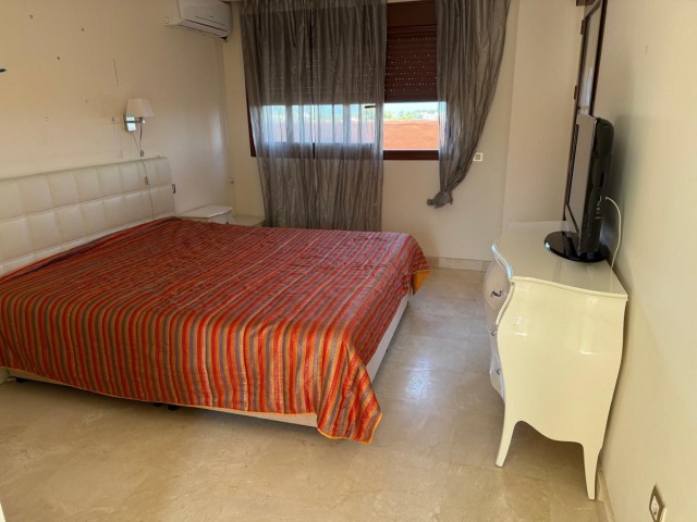 3 Bedrooms Apartment in Benahavís