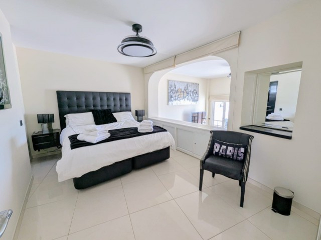 2 Schlafzimmer Apartment in Puerto de Cabopino