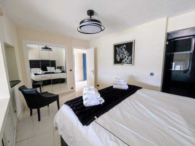 2 Schlafzimmer Apartment in Puerto de Cabopino