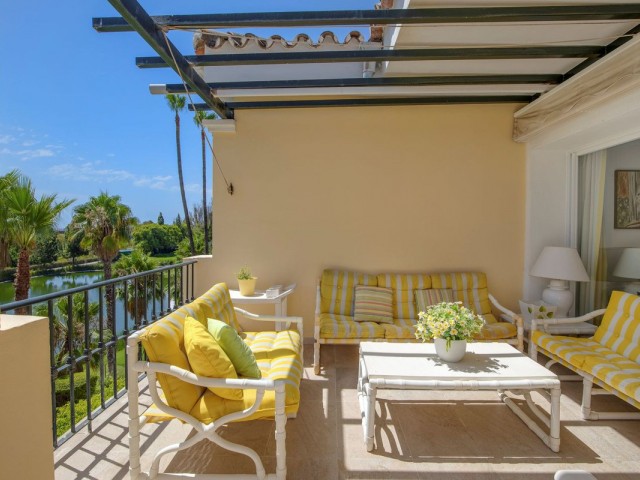 3 Bedrooms Apartment in Benahavís