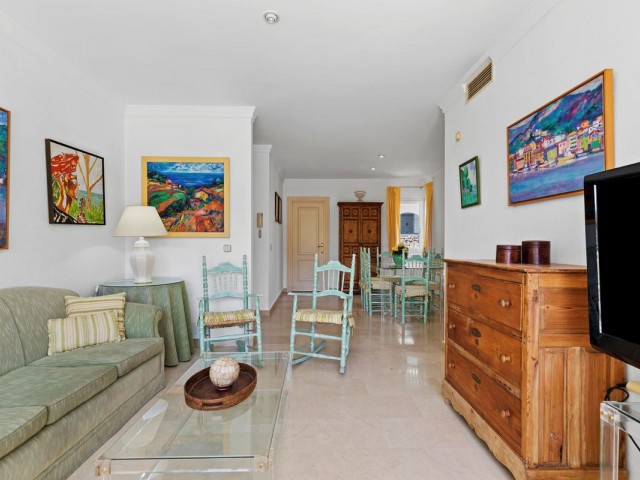 3 Bedrooms Apartment in Benahavís