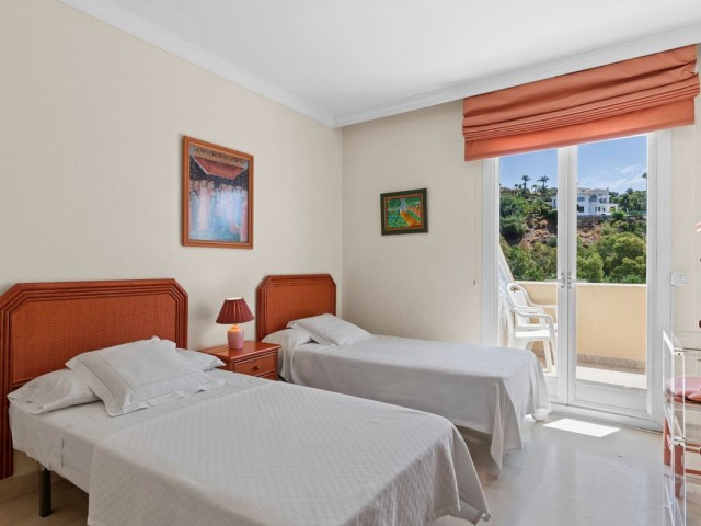 3 Bedrooms Apartment in Benahavís