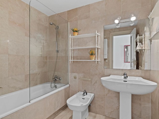 3 Bedrooms Apartment in Benahavís