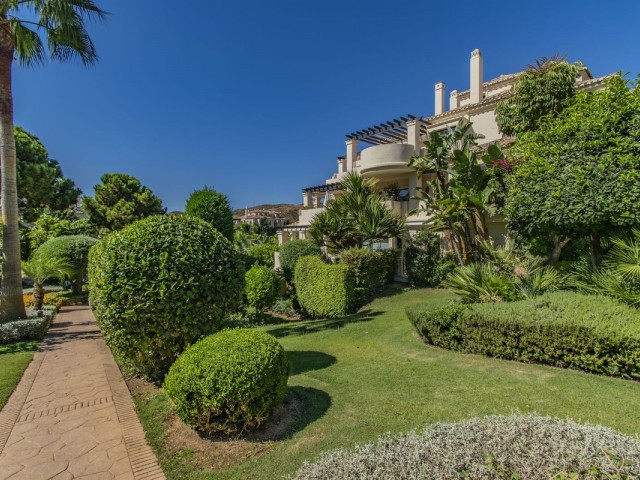 2 Bedrooms Apartment in Benahavís