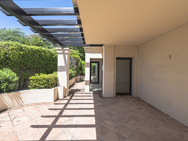 2 Bedrooms Apartment in Benahavís