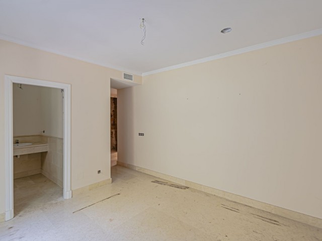 Apartamento con 2 Dormitorios  en Benahavís