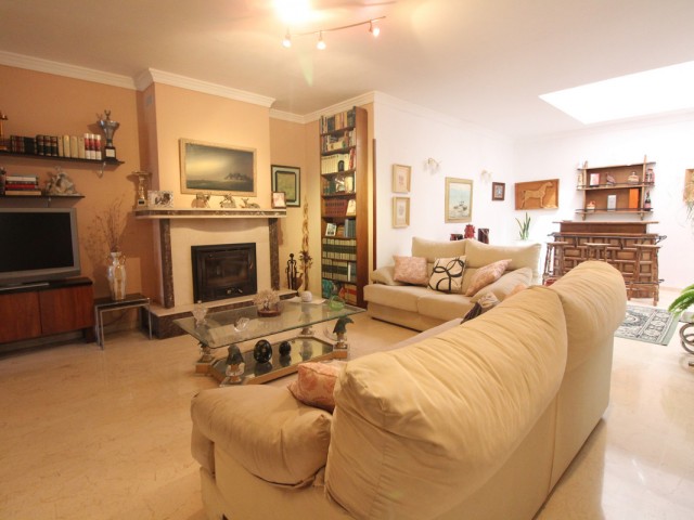 4 Schlafzimmer Villa in Nueva Andalucía