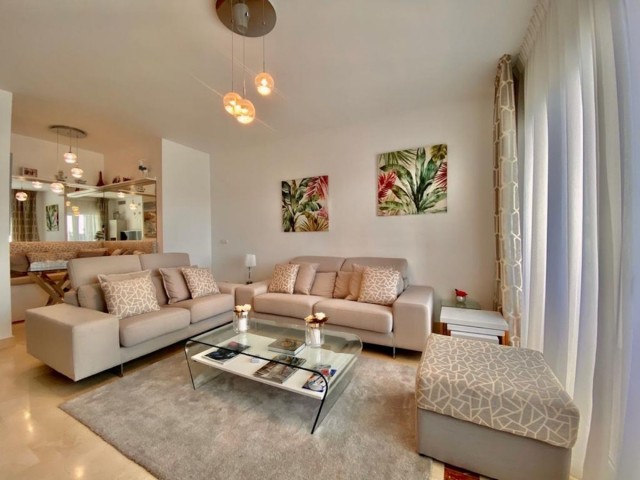 4 Schlafzimmer Apartment in Nueva Andalucía