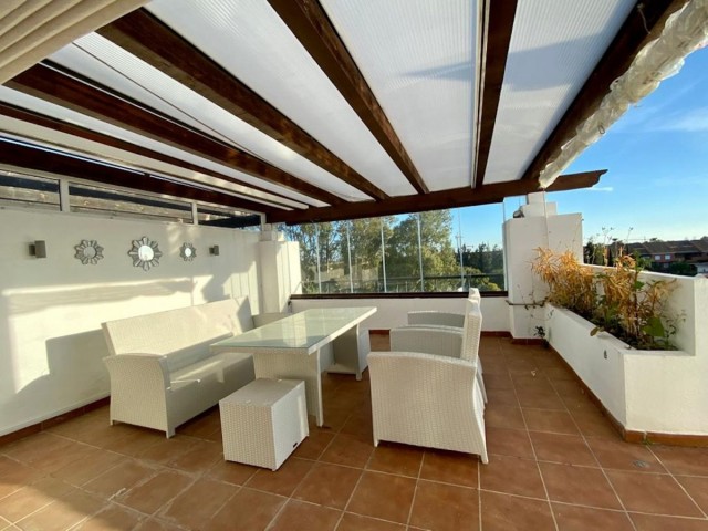 4 Schlafzimmer Apartment in Nueva Andalucía