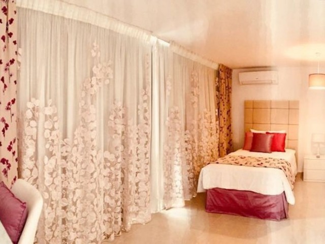 4 Schlafzimmer Apartment in Nueva Andalucía