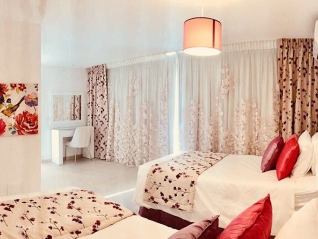4 Schlafzimmer Apartment in Nueva Andalucía