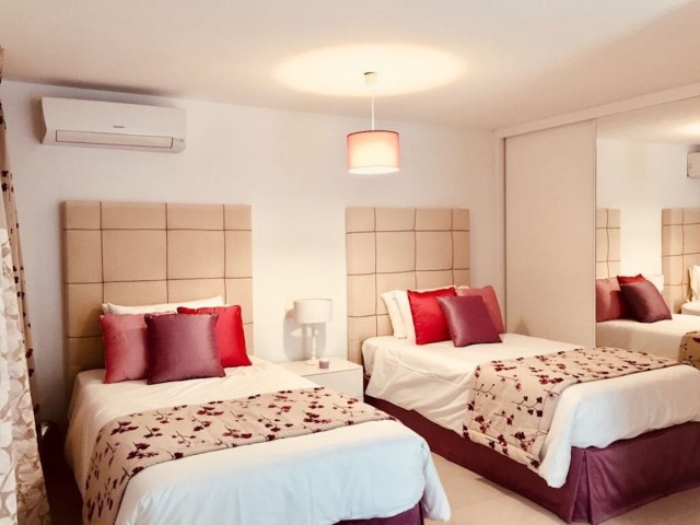 4 Schlafzimmer Apartment in Nueva Andalucía