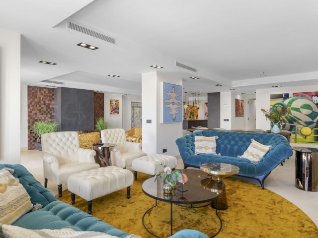 4 Makuuhuoneen Huoneisto Puerto Banús