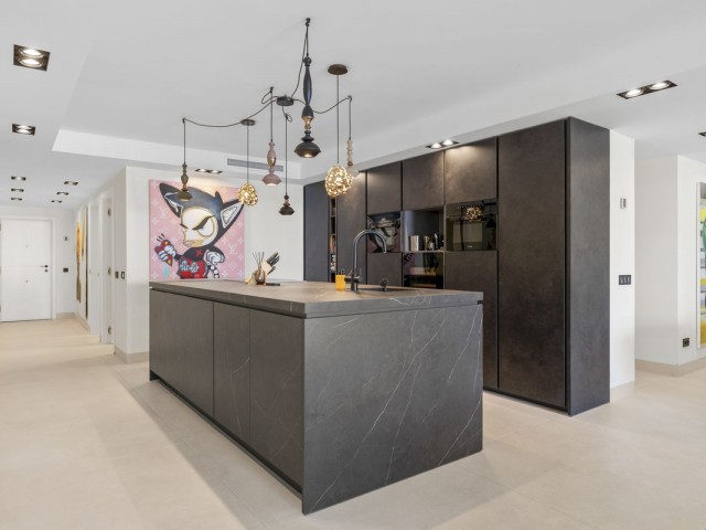 4 Makuuhuoneen Huoneisto Puerto Banús