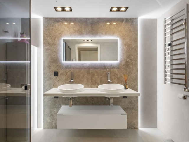 4 Makuuhuoneen Huoneisto Puerto Banús