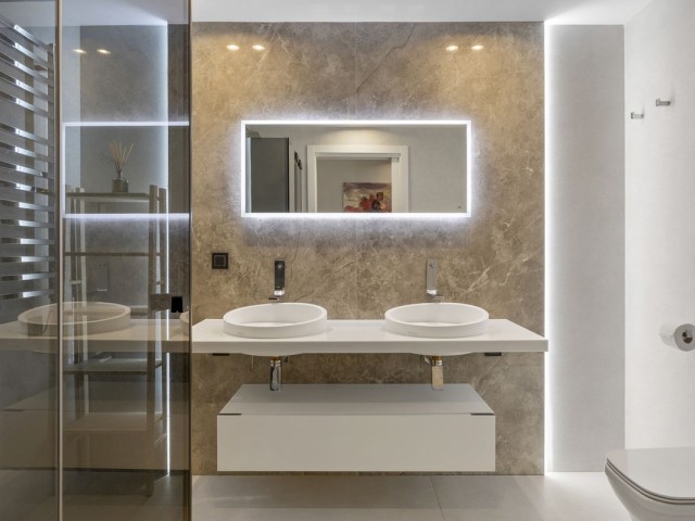 4 Makuuhuoneen Huoneisto Puerto Banús