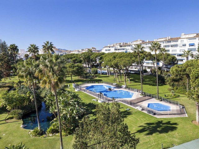 4 Makuuhuoneen Huoneisto Puerto Banús