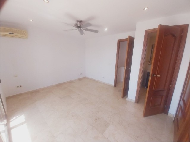 4 Bedrooms Townhouse in Calahonda