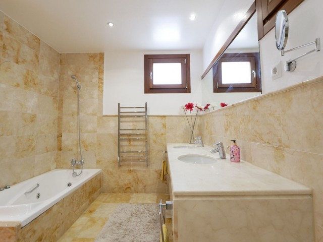 Penthouse i Altos de los Monteros
