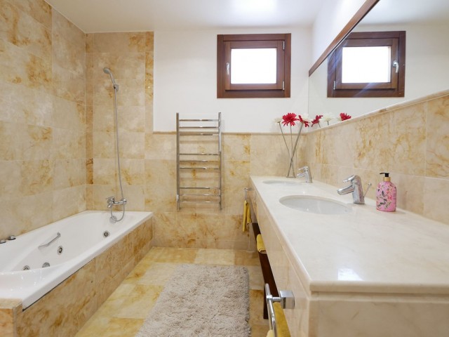 Penthouse i Altos de los Monteros