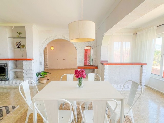 3 Bedrooms Villa in El Chaparral