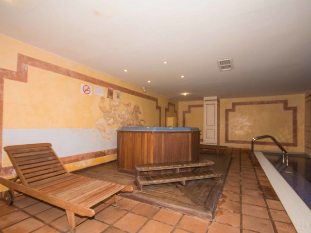 Apartamento con 4 Dormitorios  en New Golden Mile