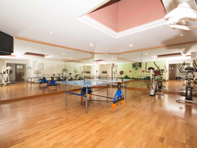 Apartamento con 4 Dormitorios  en New Golden Mile