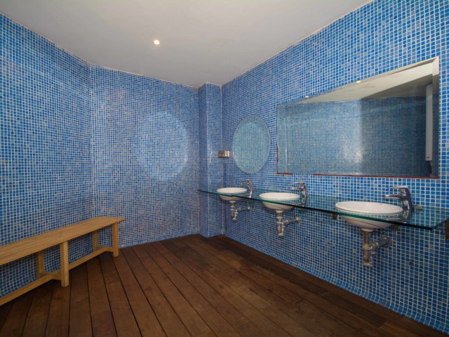 Apartamento con 4 Dormitorios  en New Golden Mile