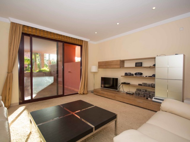 Apartamento con 4 Dormitorios  en New Golden Mile