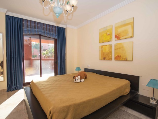 Apartamento con 4 Dormitorios  en New Golden Mile