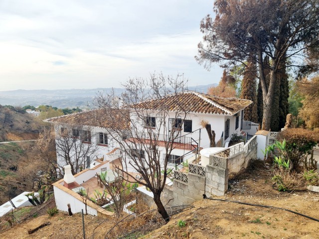 5 Soveroms Villa i Mijas