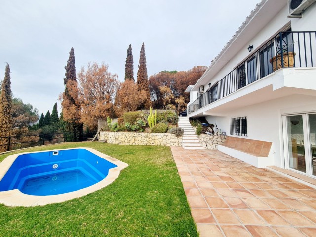 5 Soveroms Villa i Mijas