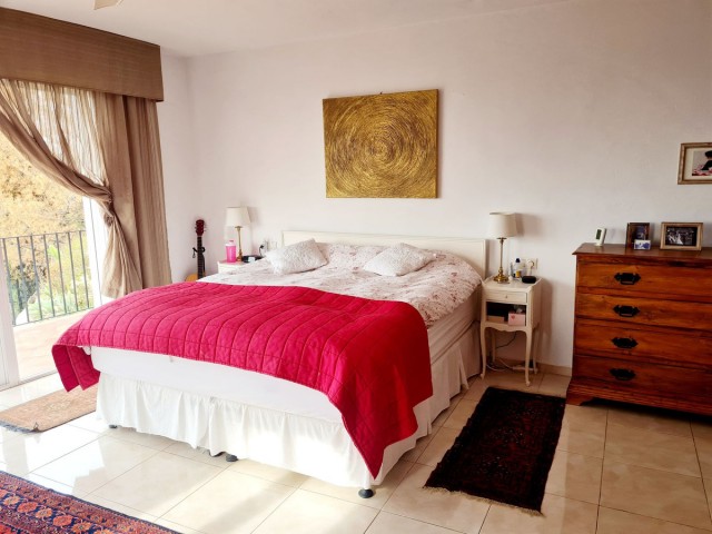 5 Soveroms Villa i Mijas
