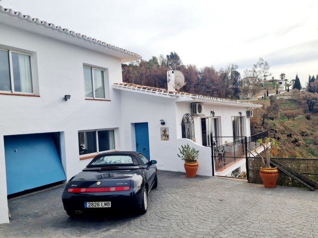 5 Soveroms Villa i Mijas