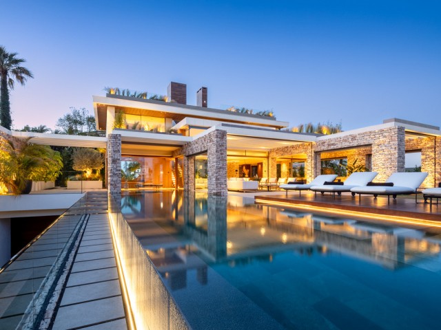 5 Schlafzimmer Villa in Nueva Andalucía
