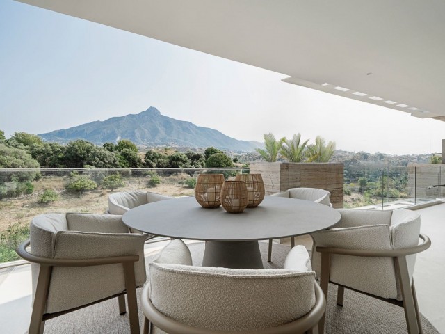 2 Bedrooms Apartment in Nueva Andalucía