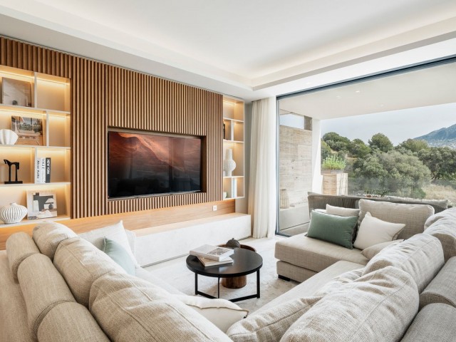 2 Bedrooms Apartment in Nueva Andalucía