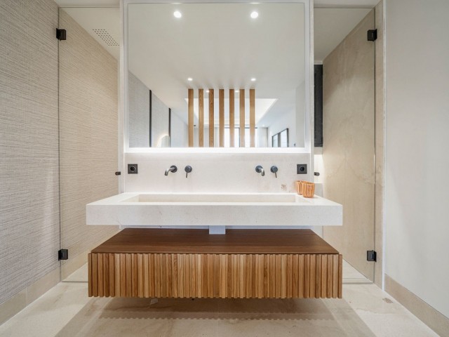 2 Bedrooms Apartment in Nueva Andalucía