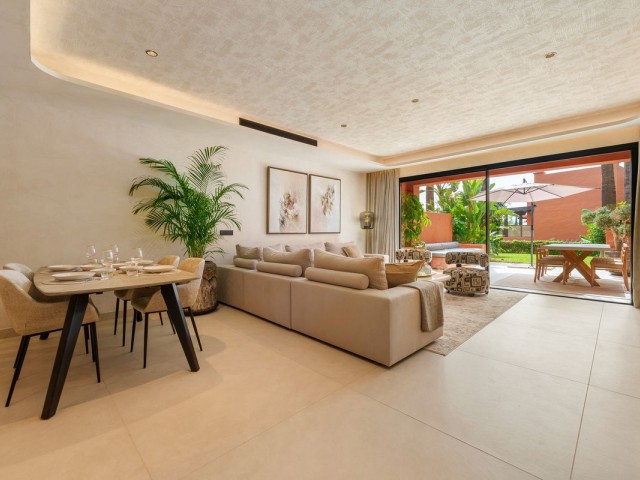 4 Slaapkamer Rijtjeshuis in The Golden Mile