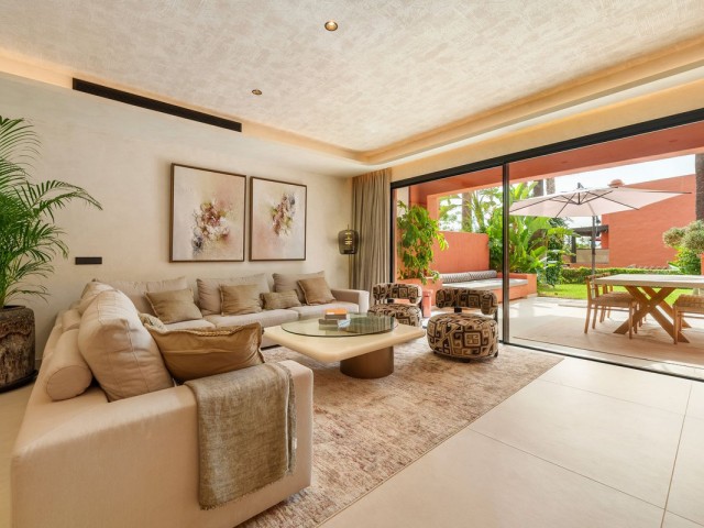 4 Slaapkamer Rijtjeshuis in The Golden Mile