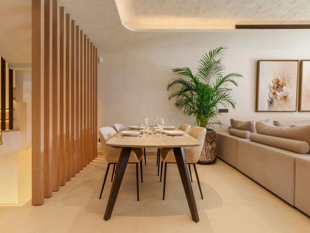 4 Slaapkamer Rijtjeshuis in The Golden Mile