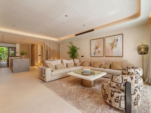 4 Slaapkamer Rijtjeshuis in The Golden Mile