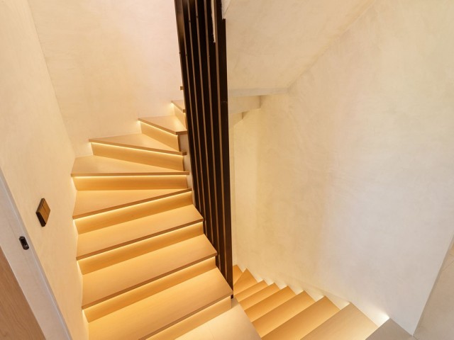 4 Slaapkamer Rijtjeshuis in The Golden Mile