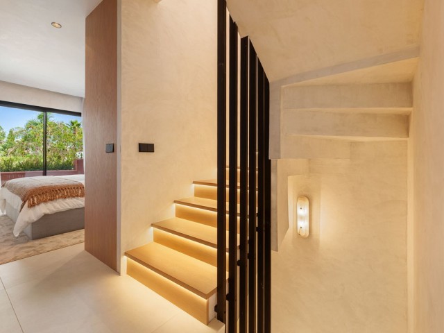 4 Slaapkamer Rijtjeshuis in The Golden Mile