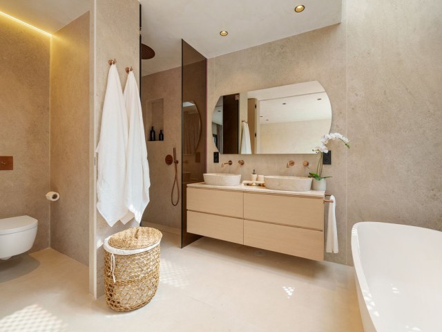 4 Slaapkamer Rijtjeshuis in The Golden Mile